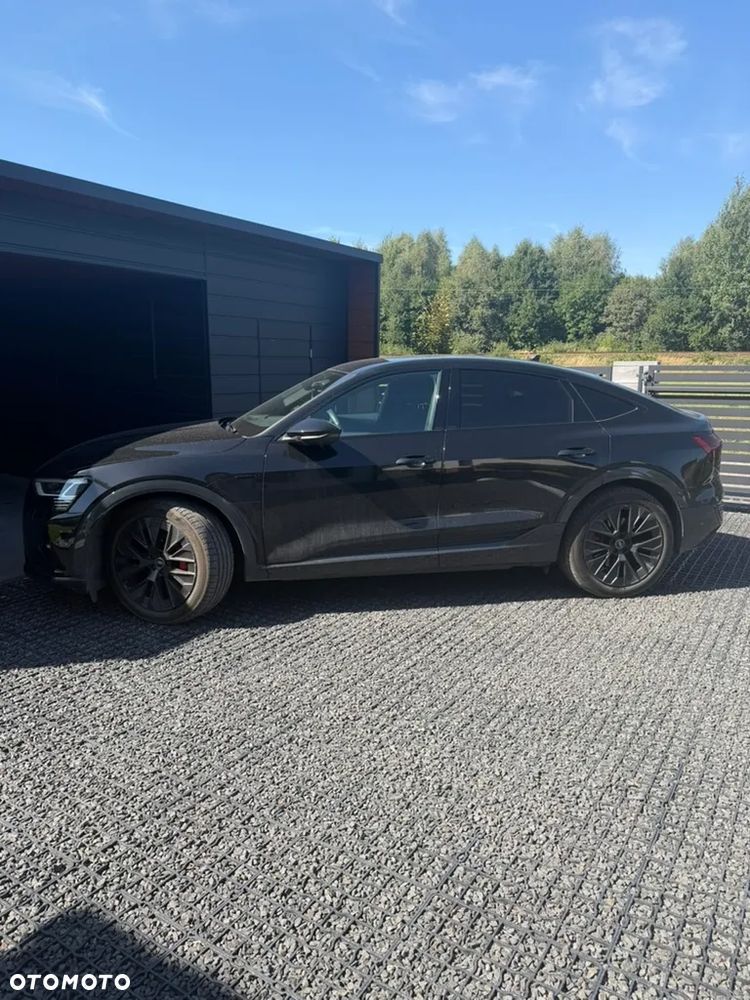 Audi Q8 Sportback e-tron - 1