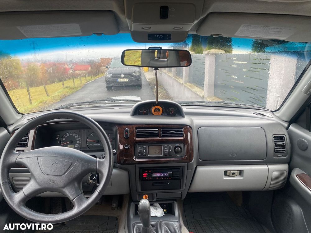 Mitsubishi Pajero Sport 2.5 TD Intense Piele + - 5