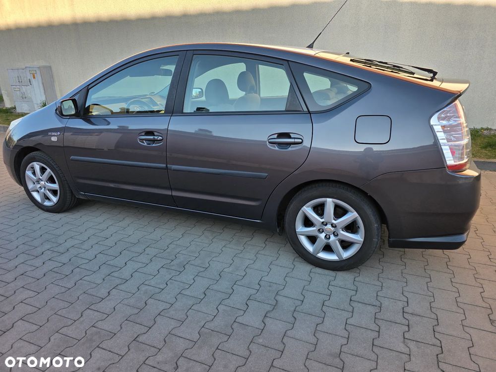 Toyota Prius 1.5 VVT-i Prestige - 6