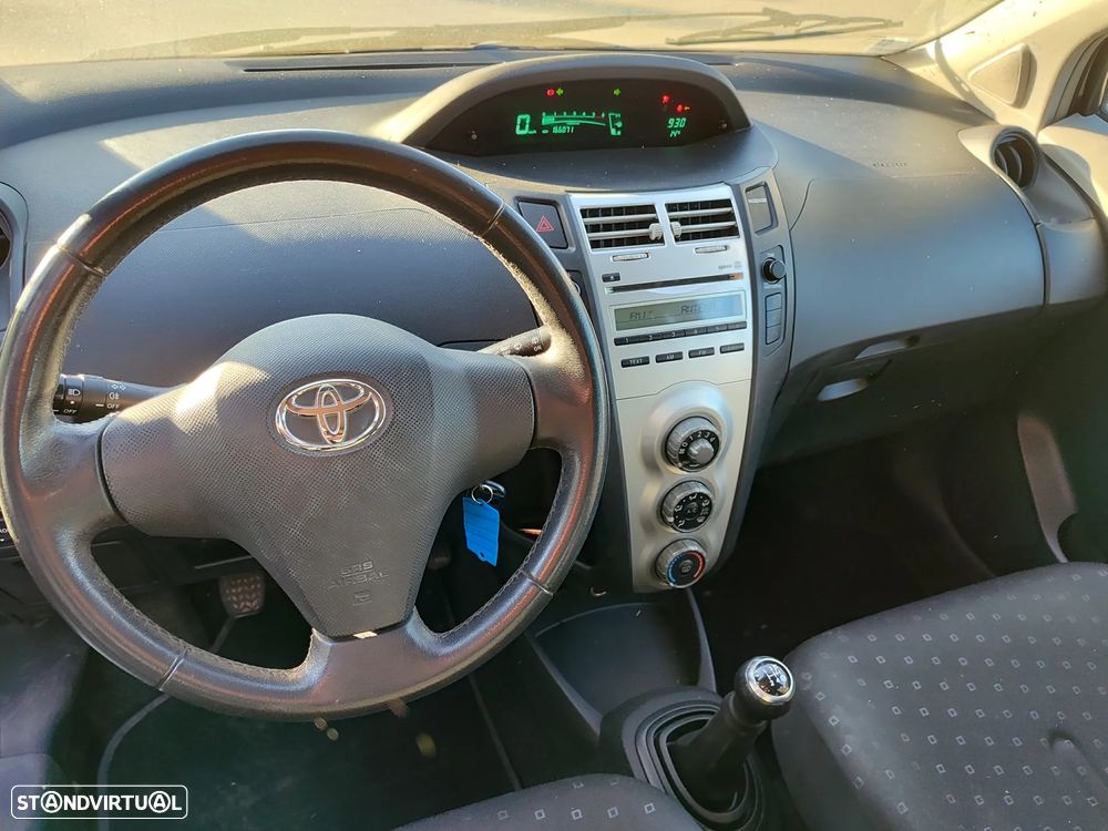 Toyota Yaris 1.4 D-4D Comfort - 9