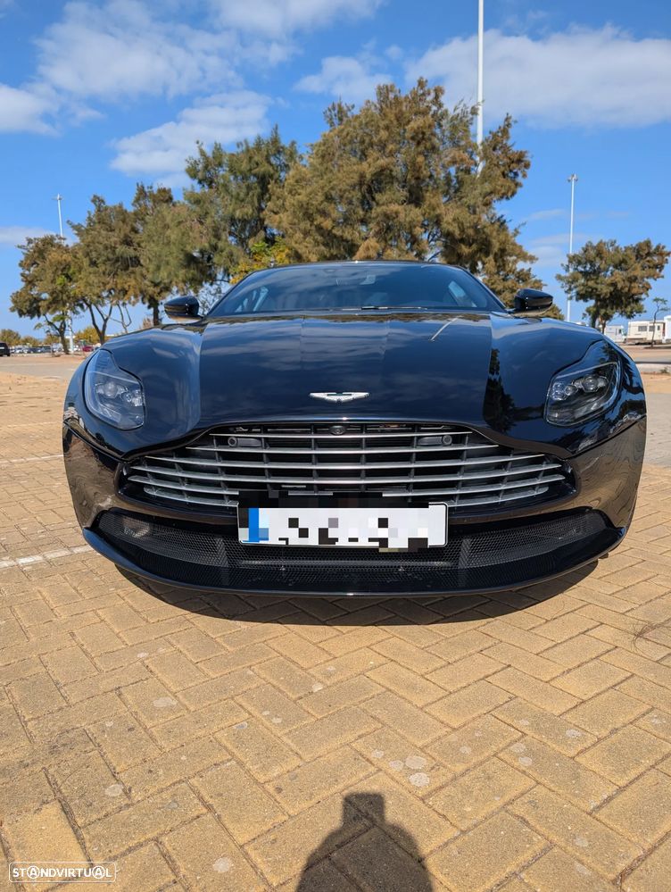 Aston Martin DB11 Coupé V8 Auto - 1