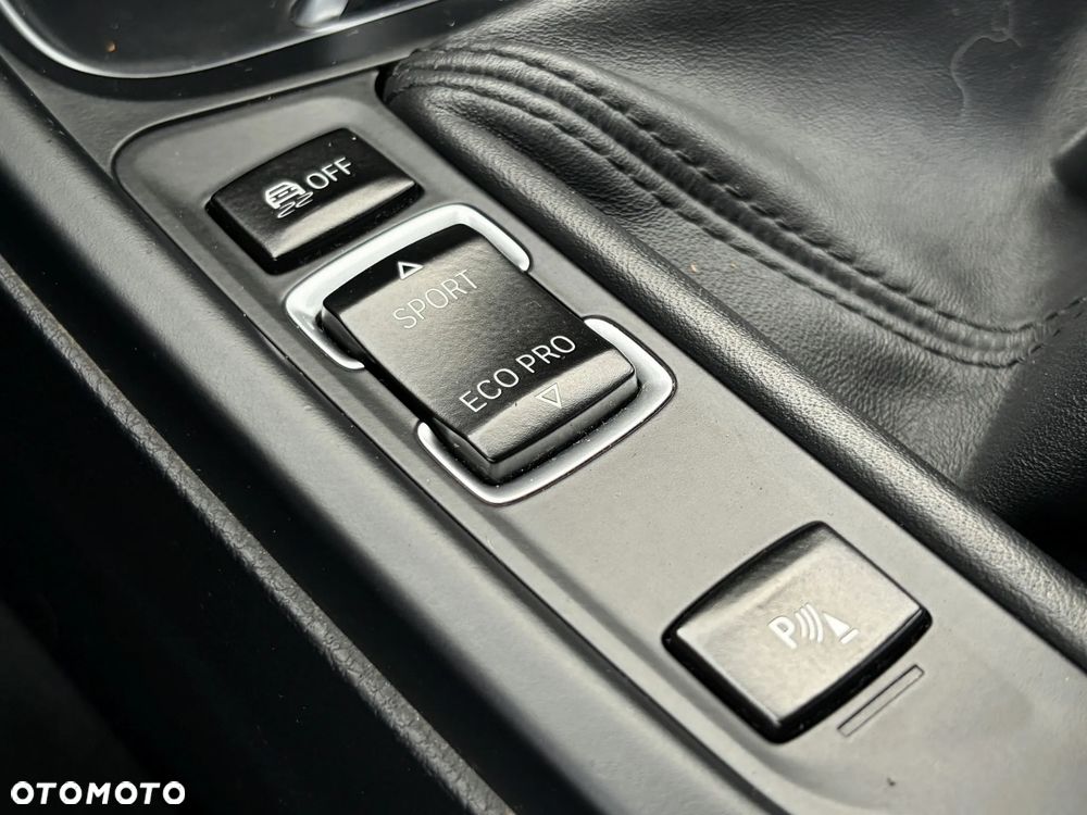 BMW Seria 3 318d M Sport - 35