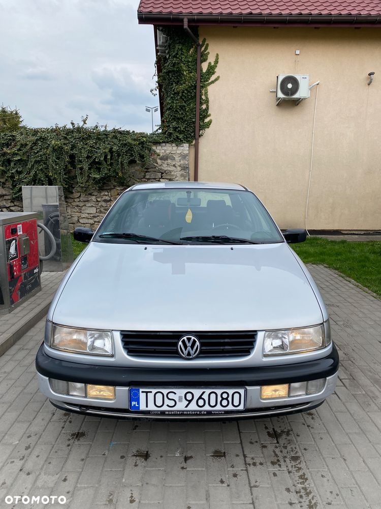 Volkswagen Passat 1.9 TDI GL - 1