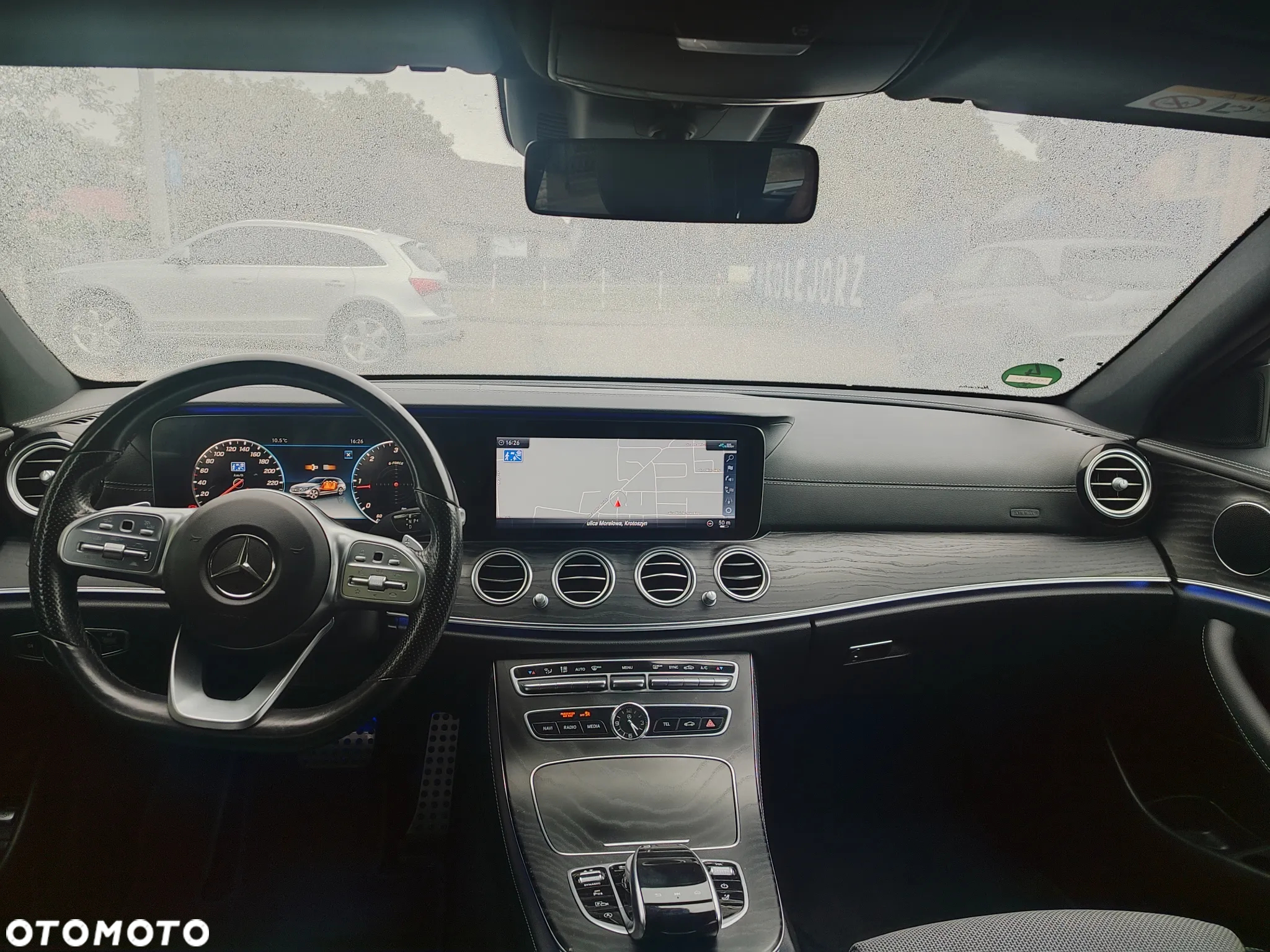 Mercedes-Benz Klasa E 300 d T 9G-TRONIC - 24