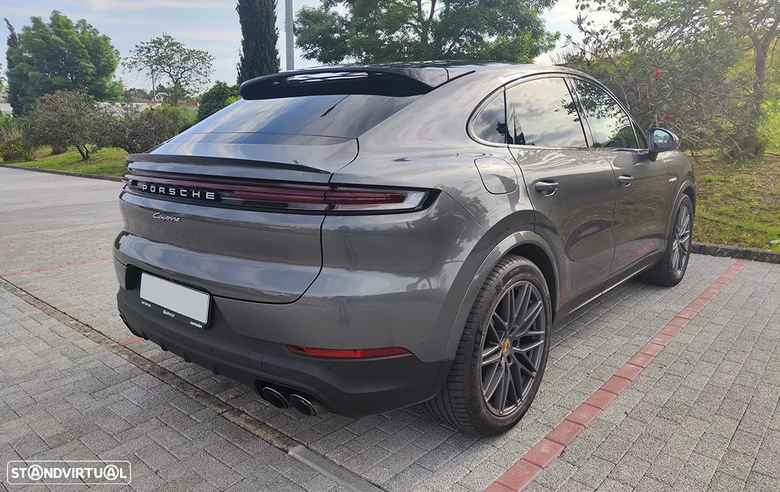 Porsche Cayenne Coupé E-Hybrid - 10