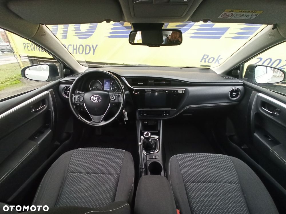 Toyota Corolla - 12