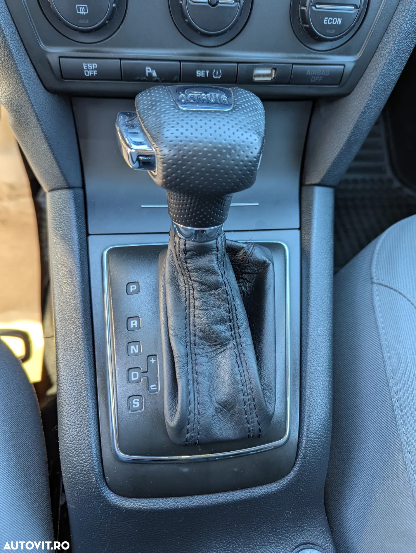 Skoda Octavia Combi 1.9 TDI DPF DSG Ambiente - 9