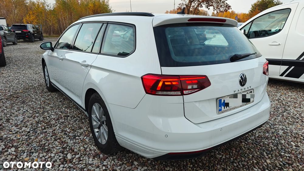 Volkswagen Passat - 4