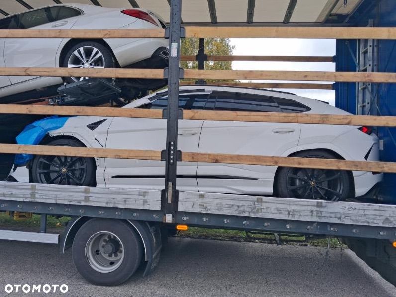 Lamborghini Urus - 4