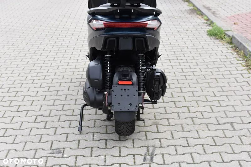 Piaggio MP-3 - 16