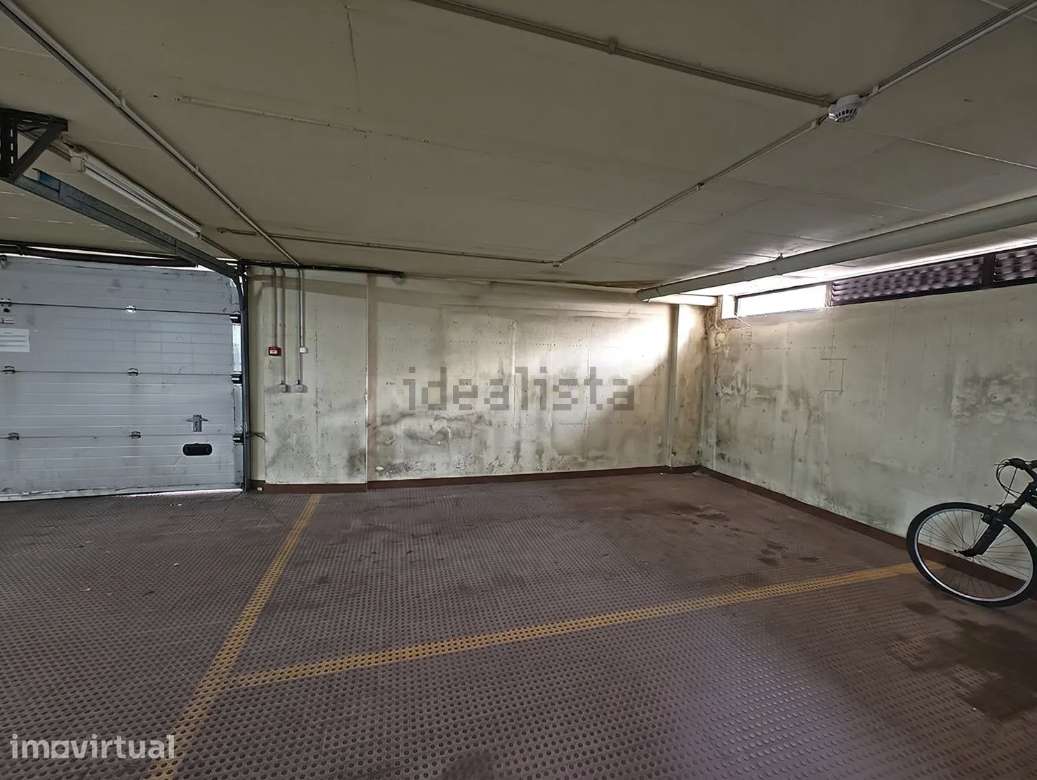 Parqueamento no Bairro do Liceu - Grande imagem: 2/5
