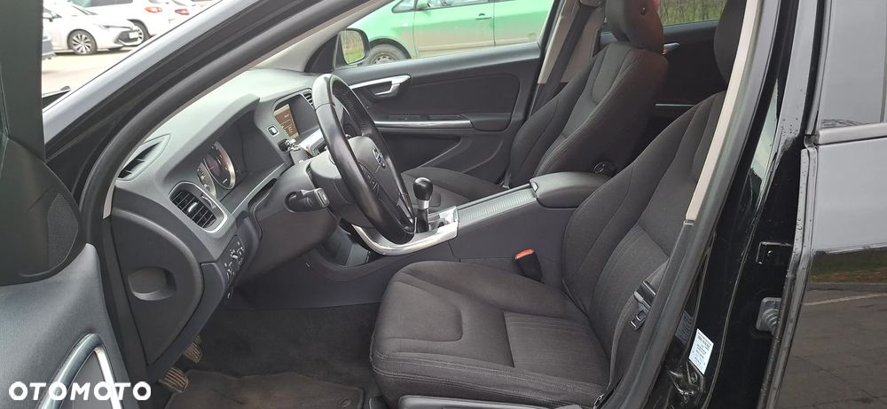 Volvo V60 D4 Edition - 22