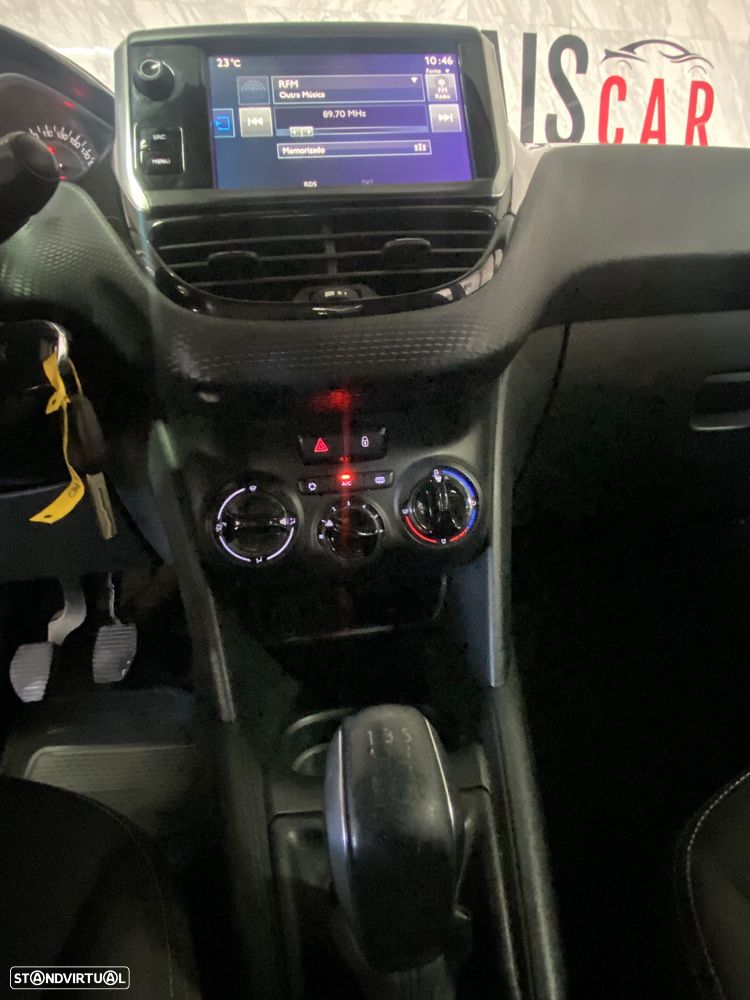 Peugeot 208 1.2 PureTech Style - 17