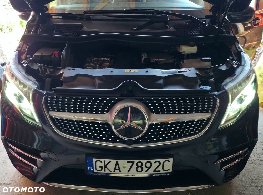 Mercedes-Benz Klasa V 300 d 4-Matic 9G-Tronic - 12