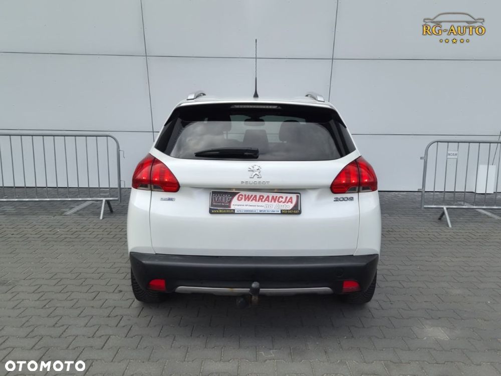 Peugeot 2008 - 8