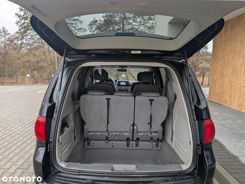 Volkswagen Routan - 19