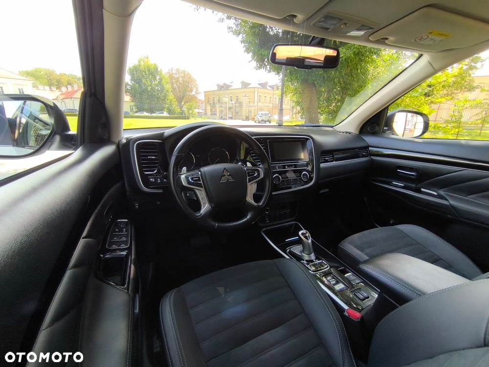 Mitsubishi Outlander 2.4 4WD - 21