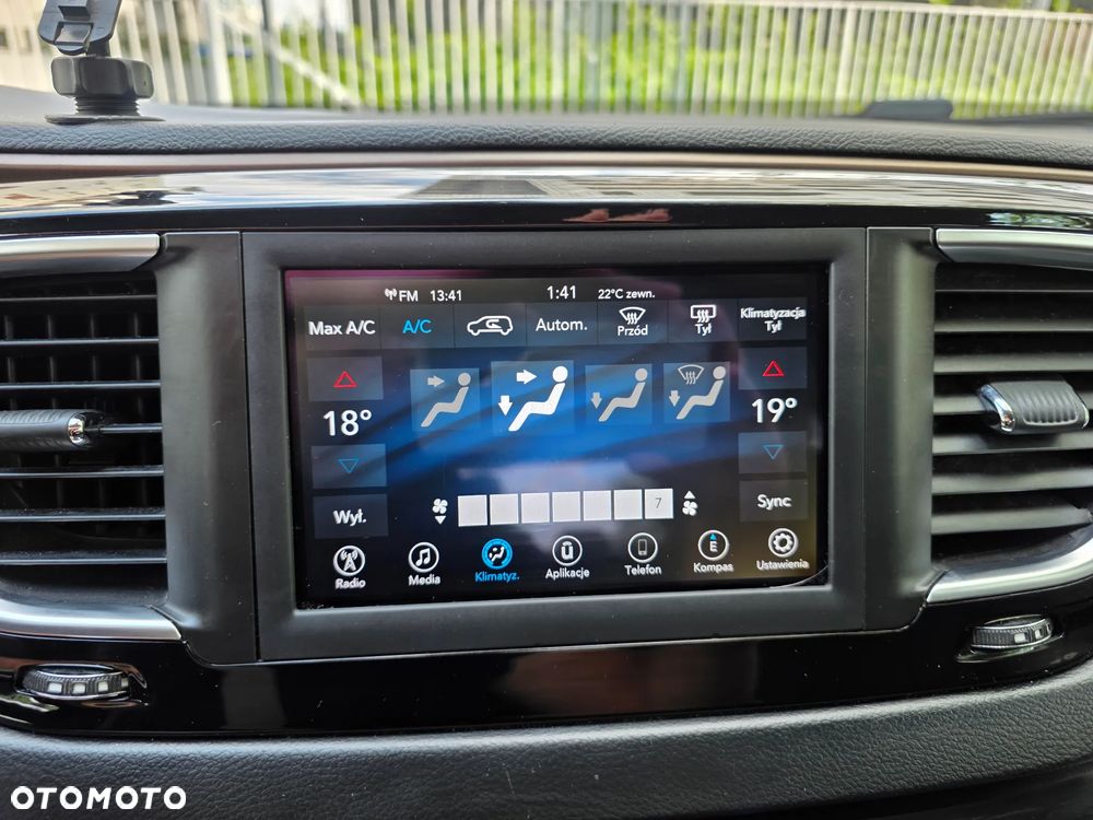 Chrysler Pacifica - 15
