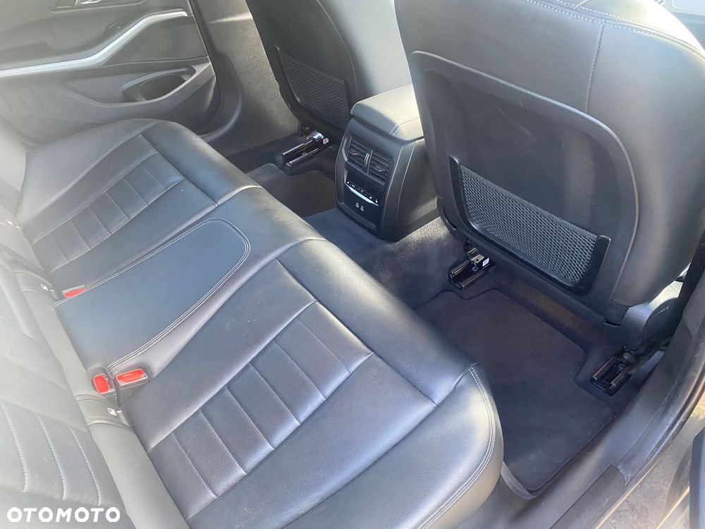 BMW Seria 3 318i - 24