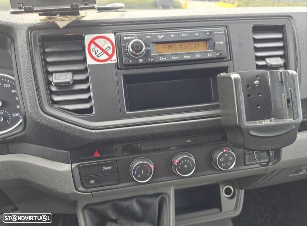 VW Crafter 35 2.0 TDI CD Médio - 8