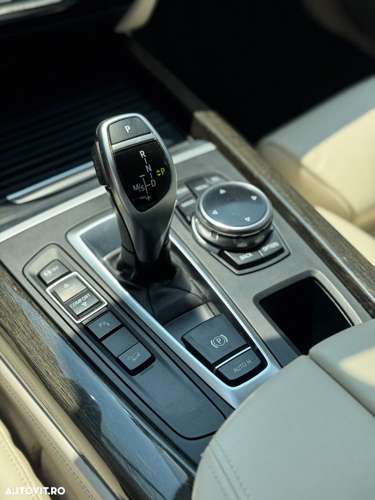 BMW X5 xDrive30d - 33