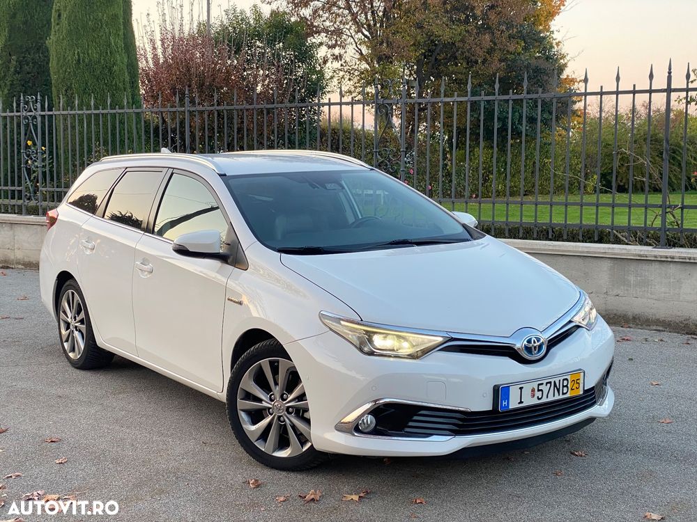 Toyota Auris 1.8 L VVT-i Hybrid Sol + - 2