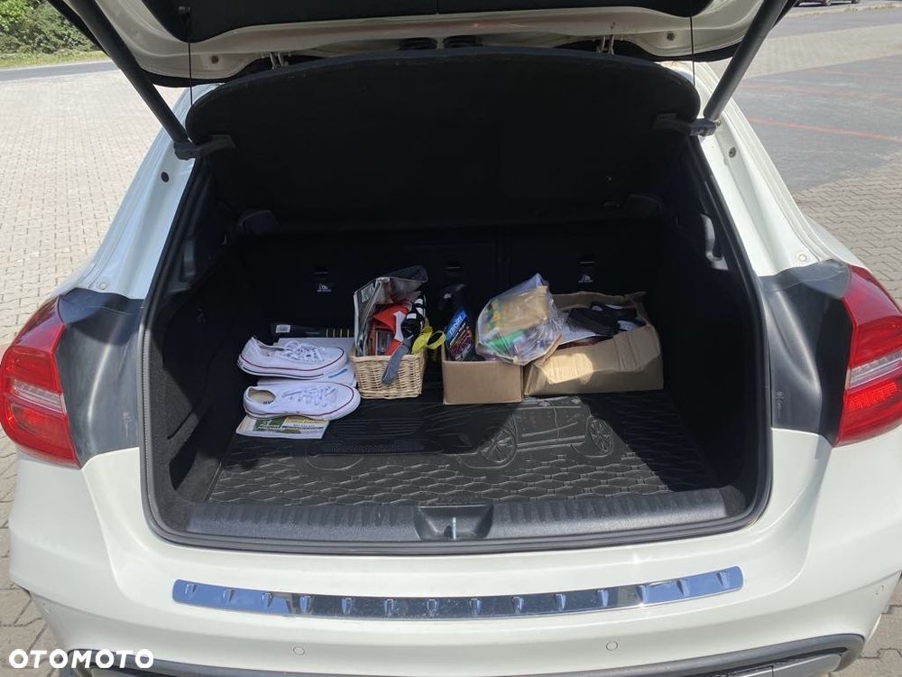 Mercedes-Benz GLA 250 4-Matic AMG Line - 12