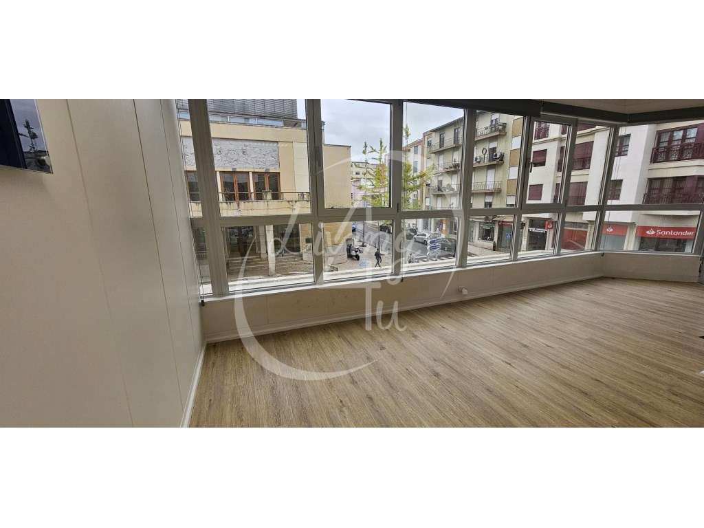 Escritório para arrendar em Alcobaça - Grande imagem: 3/13