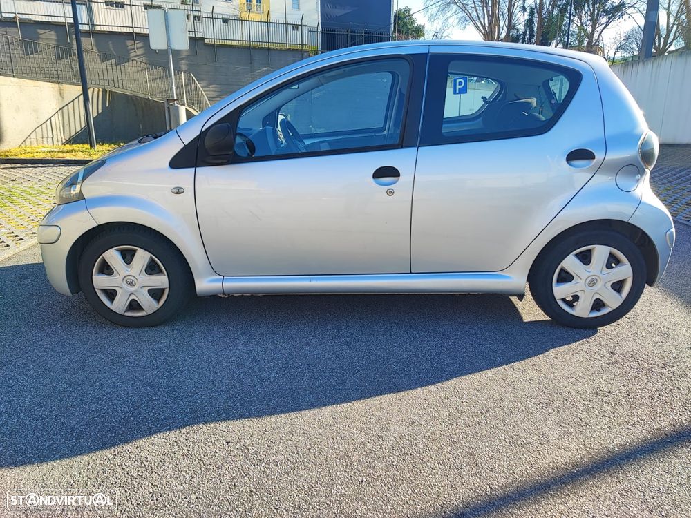 Toyota Aygo 1.0 Plus - 6