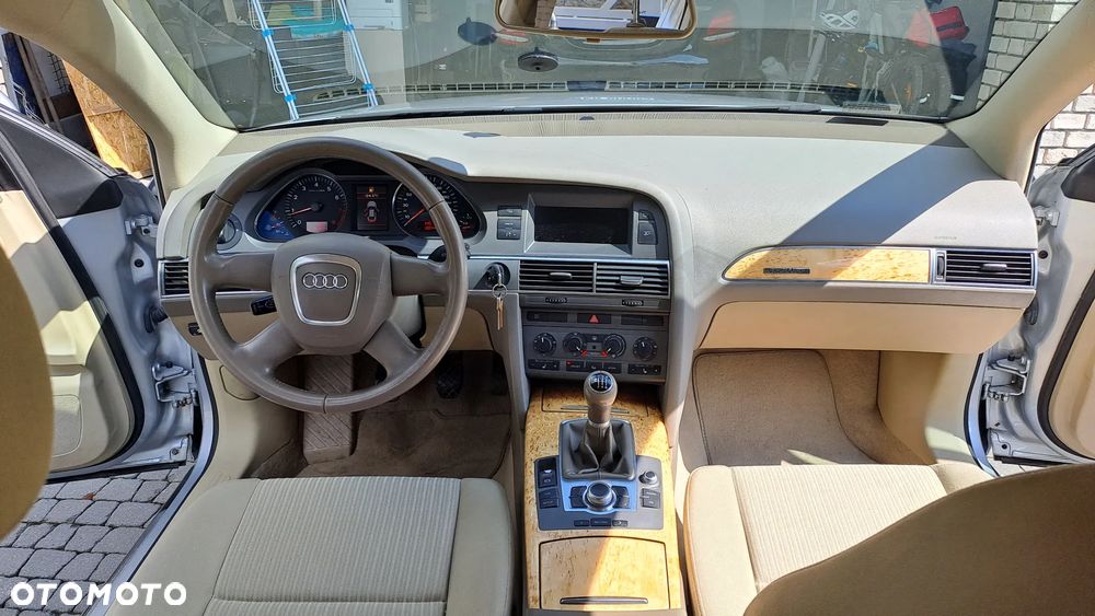 Audi A6 Limousine 2.4 Quattro - 10