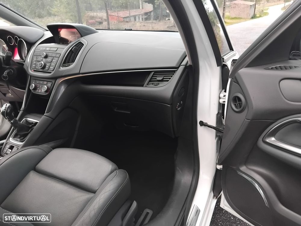 Opel Zafira 1.6 CDTi Executive - 17