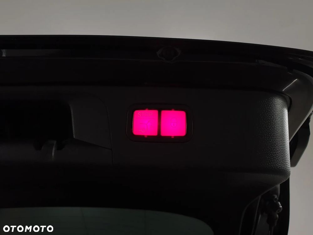 Mercedes-Benz GLC 300 de 4Matic 9G-TRONIC AMG Line Plus - 36