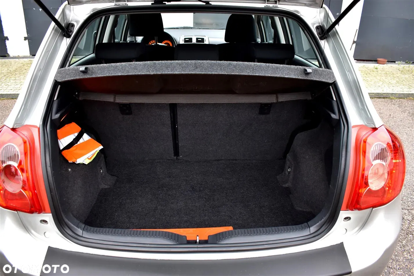 Toyota Auris 1.4 VVT-i Sol - 21