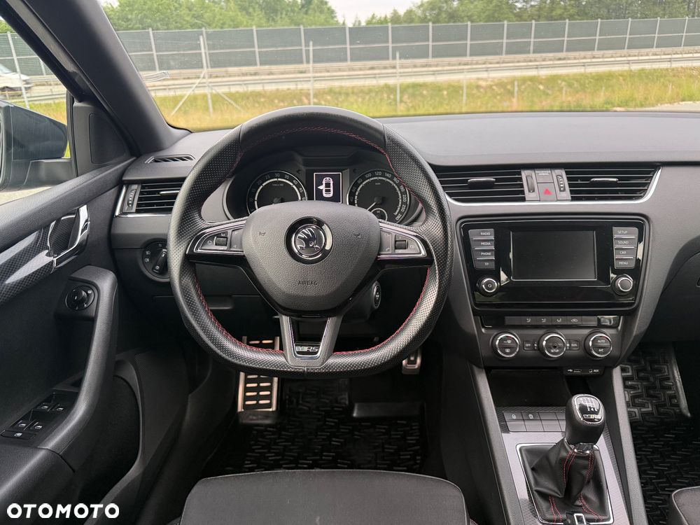 Skoda Octavia 2.0 TDI RS - 25