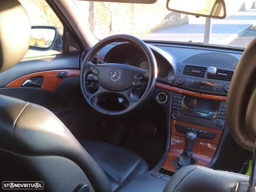 Mercedes-Benz E 200 - 22