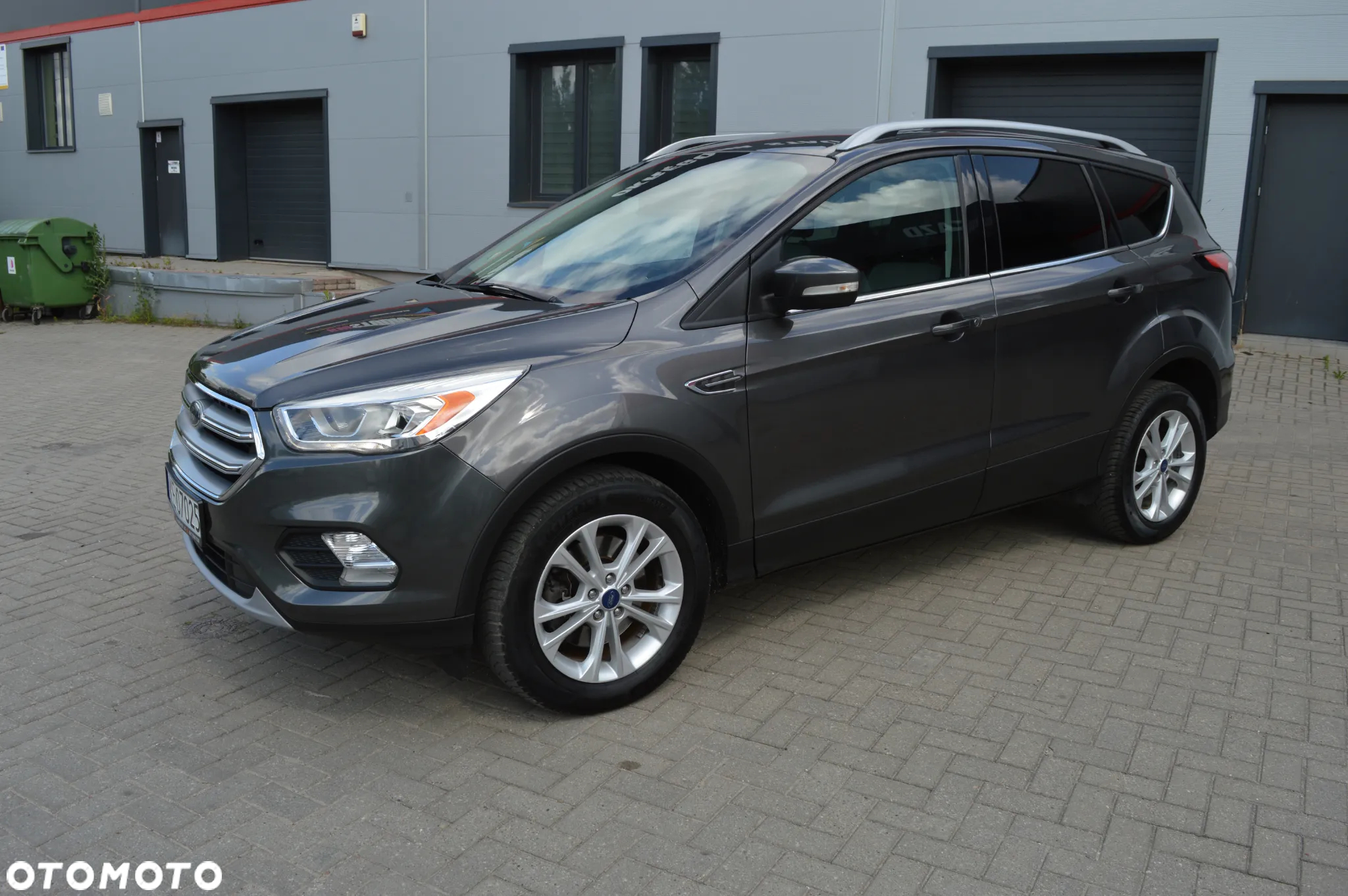 Ford Kuga 2.0 TDCi 2x4 Titanium - 3