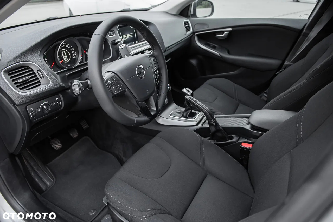 Volvo V40 - 15