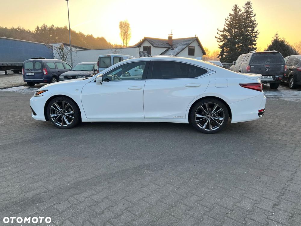 Lexus ES 300h F Sport - 6