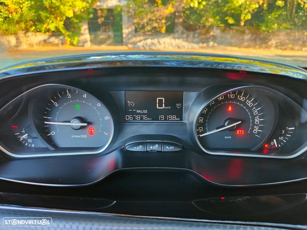 Peugeot 208 1.2 PureTech Active - 10