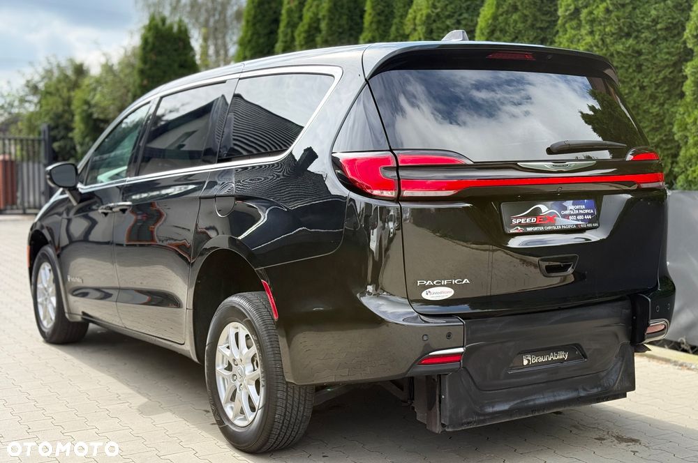 Chrysler Pacifica - 8