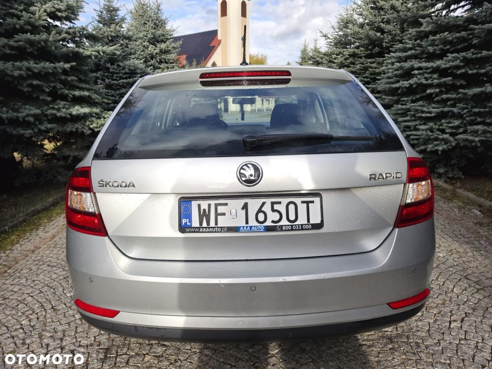 Skoda Rapid 2015 photo 2
