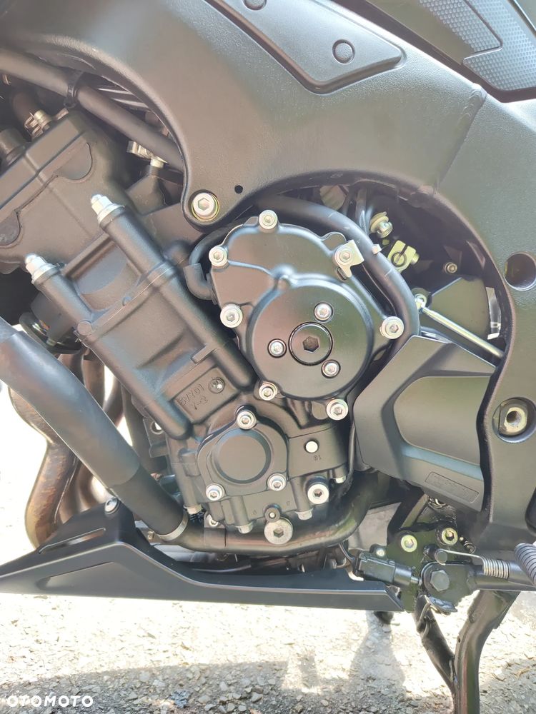Yamaha FZ8 - 12