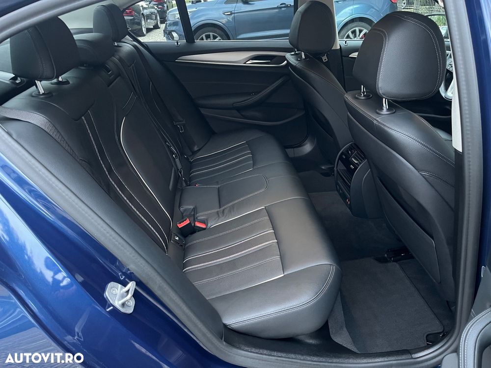 BMW Seria 5 520d xDrive AT - 24