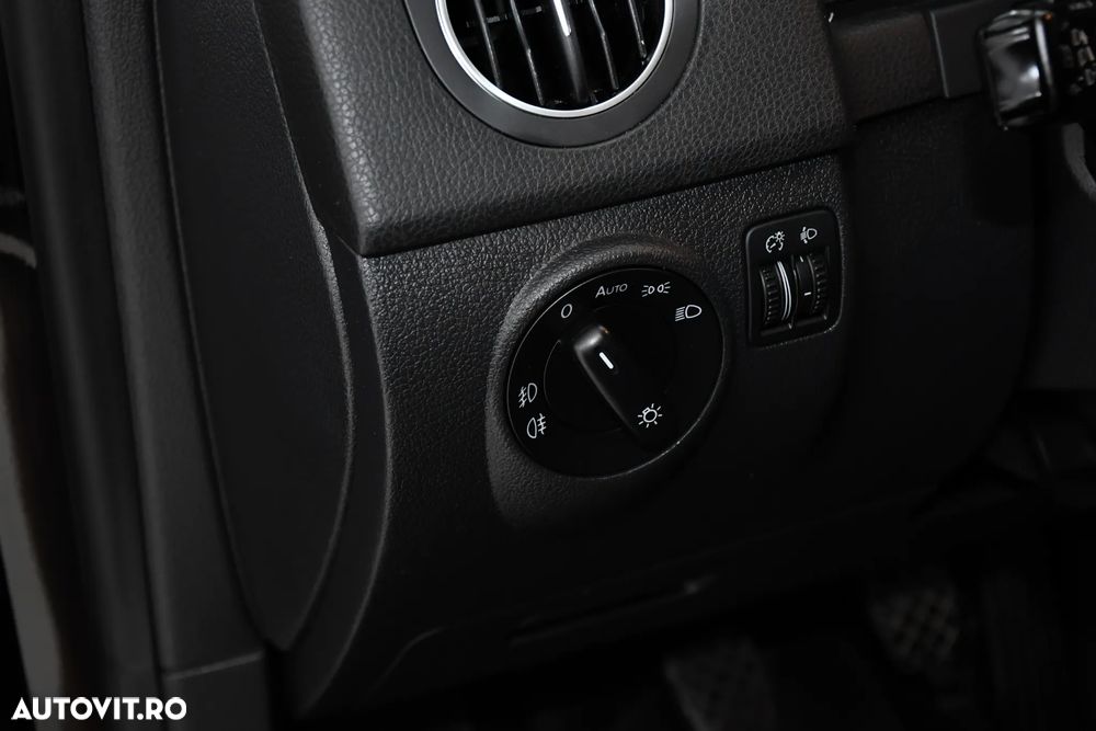 Volkswagen Golf Plus 2.0 TDI Comfortline - 18