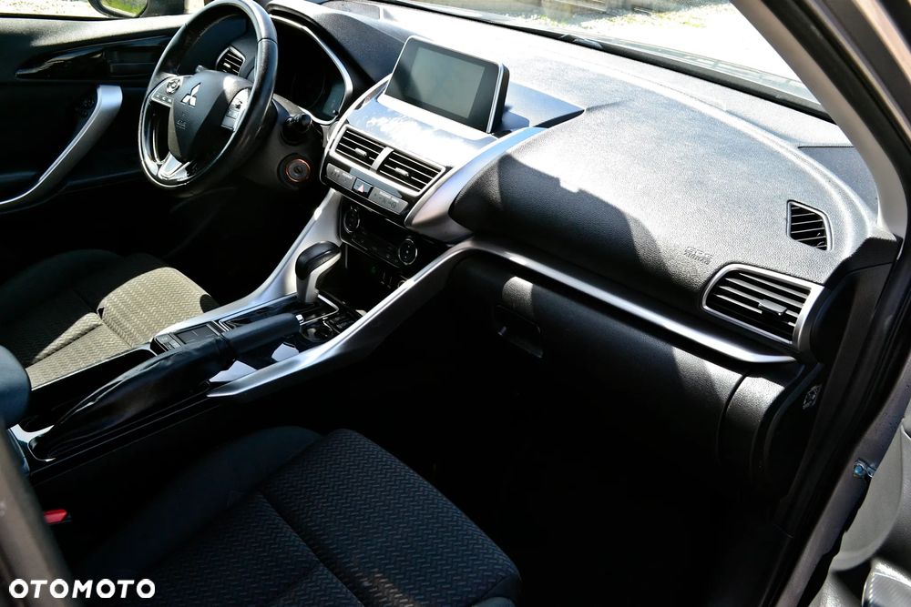 Mitsubishi Eclipse Cross - 11