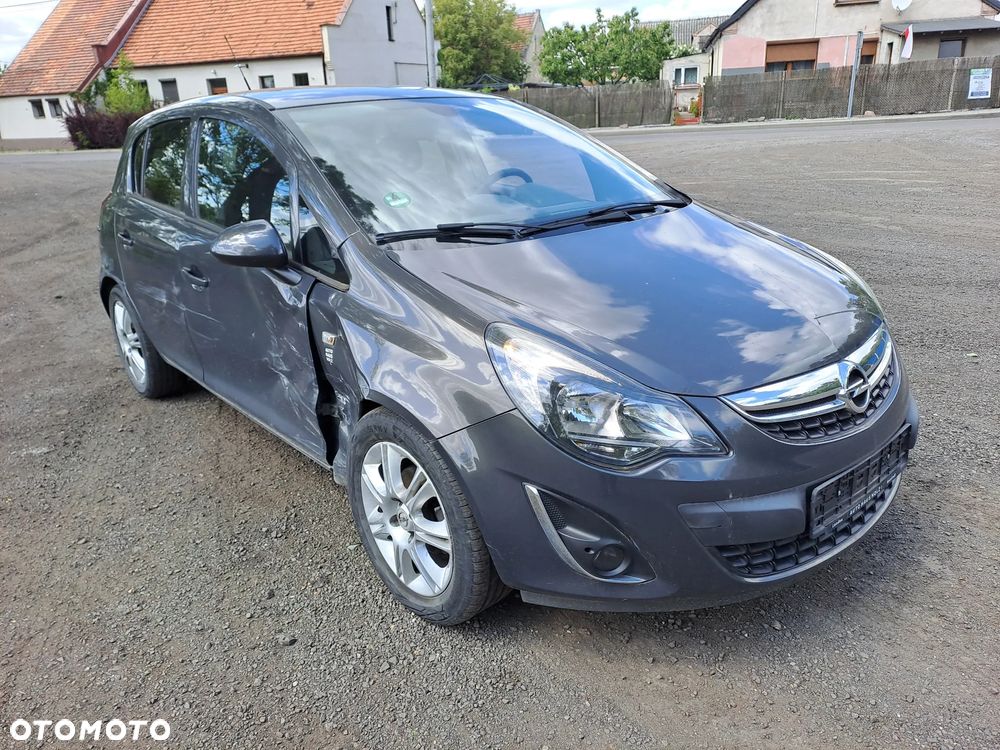 Opel Corsa 1.4 16V Cosmo - 5