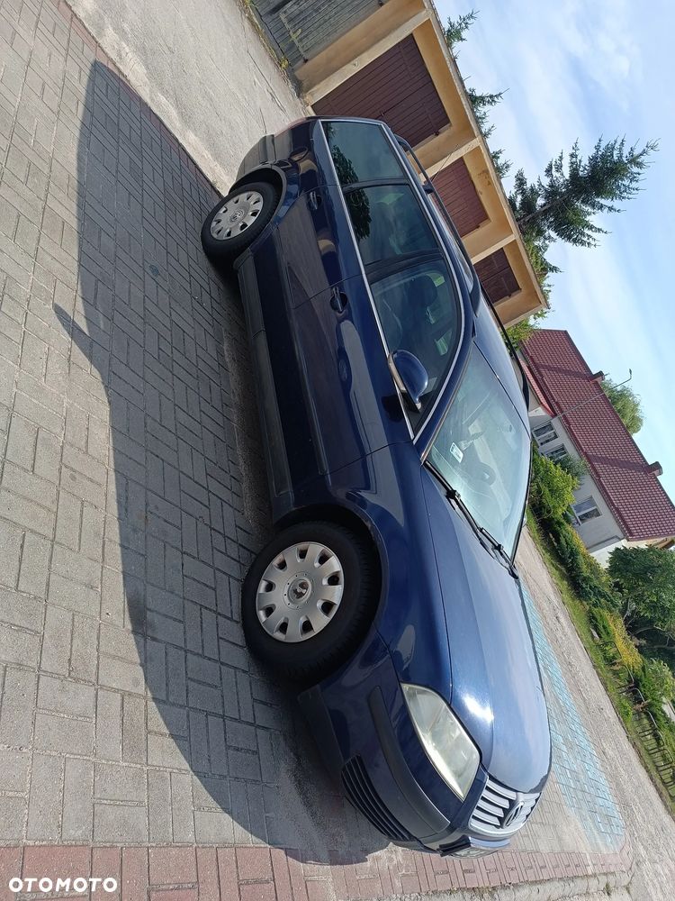 Volkswagen Passat 1.9 TDI Trendline - 2