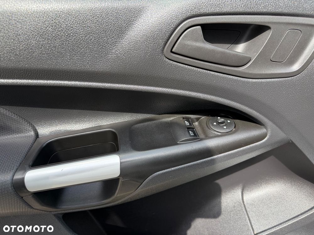 Ford Transit Connect - 13