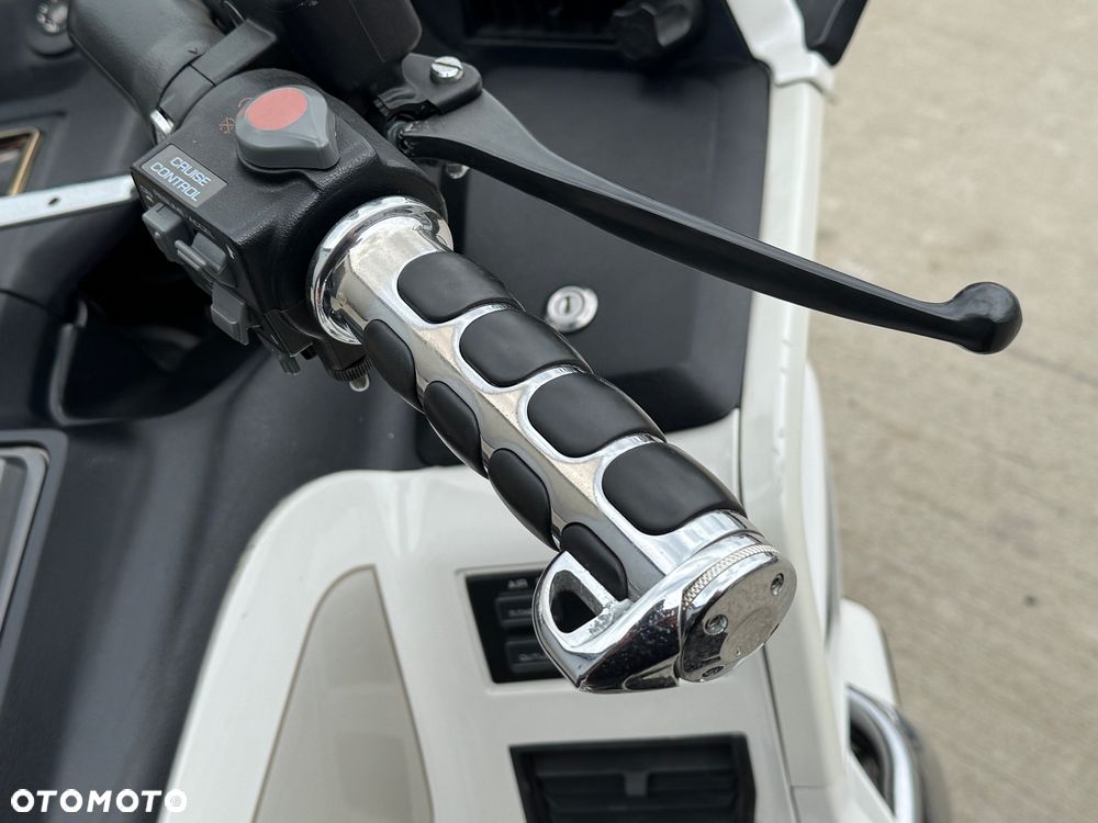 Honda GL - 12