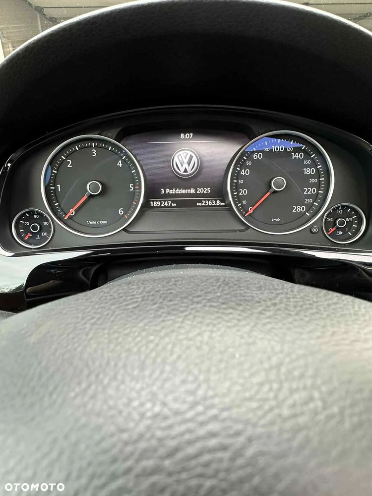 Volkswagen Touareg - 11